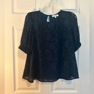 Beacon Apparel 🌼short sleeve top.